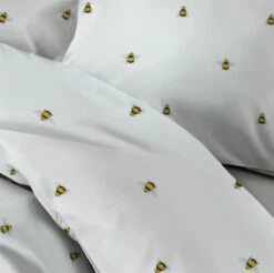 Habitat Hideaway Bee Print White Bedding Set - Single -Bed Linings Sales Store 8887720 R Z003A