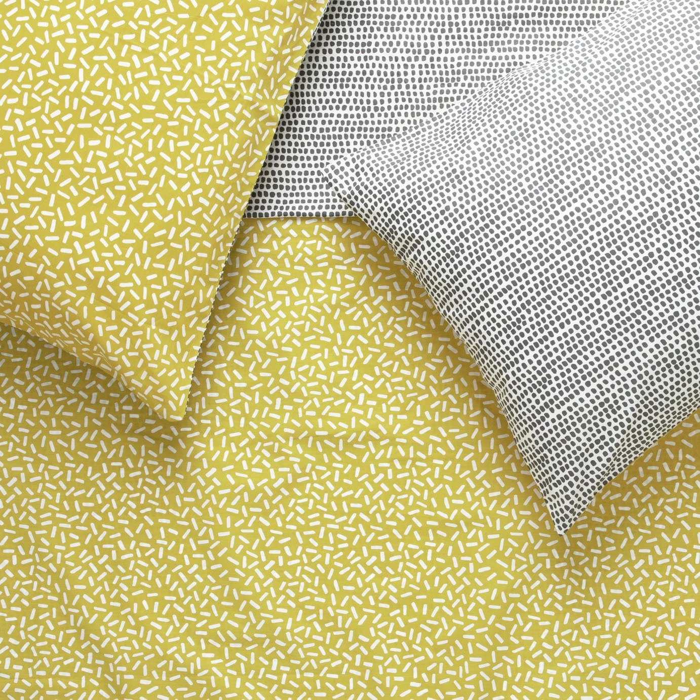 Habitat Betsy Yellow & White Reversible Bedding Set - Single 4 Habitat Betsy Yellow & White Reversible Bedding Set - Single - Image 4