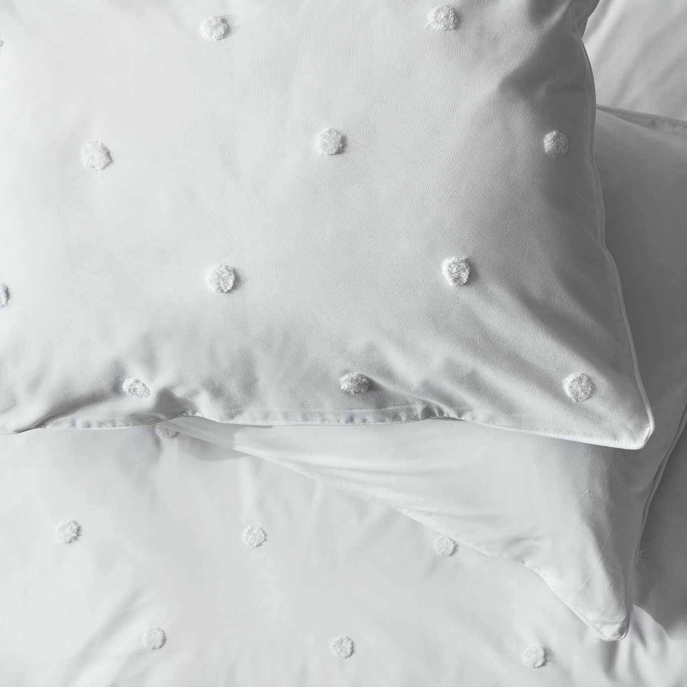 Habitat Tufted Spot White Bedding Set - Single 4 Habitat Tufted Spot White Bedding Set - Single - Image 4